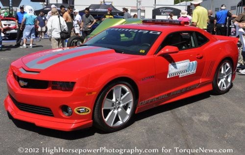 The Chevrolet Camaro battles beat in August 2012, beating Mustang ...